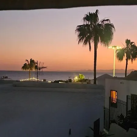 Angelmoon Modern & Sea Views Appartement