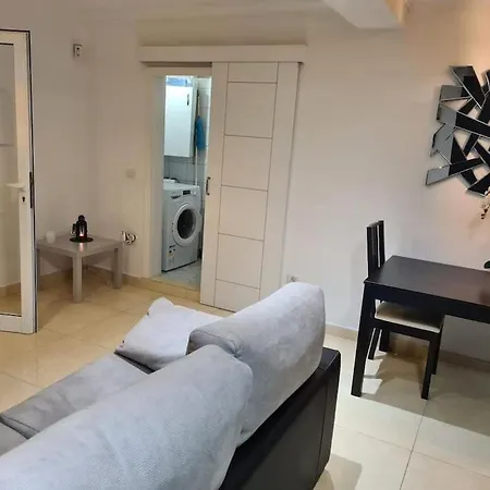 Angelmoon Modern & Sea Views Апартаменты *